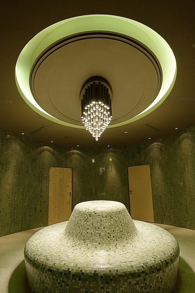 Hotel Hyperion Am Schloss 5*